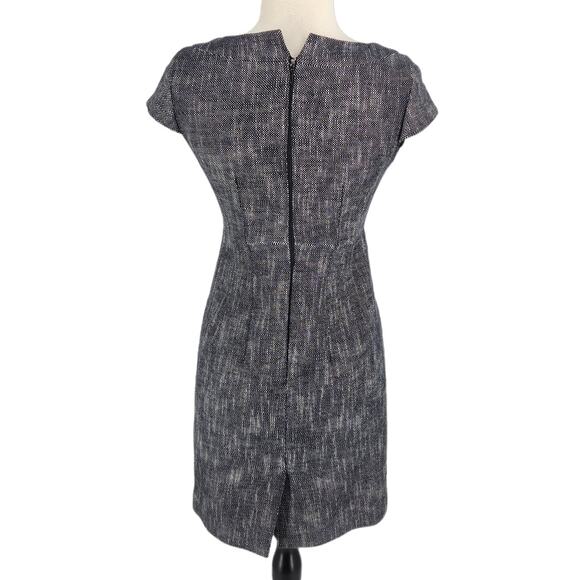 Banana Republic Italian Made Textured Fabric V-Neck Sheath Dress Gray, Size 0 - Picture 5 of 6